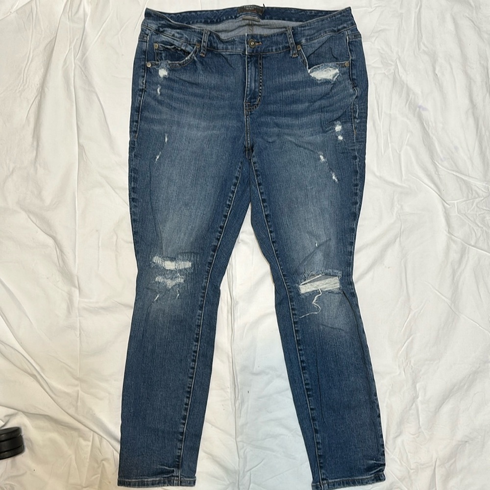 Torrid Mid-rise skinny jean 14R